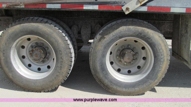 image for item G2101 1986 Ford LTL9000 dump truck