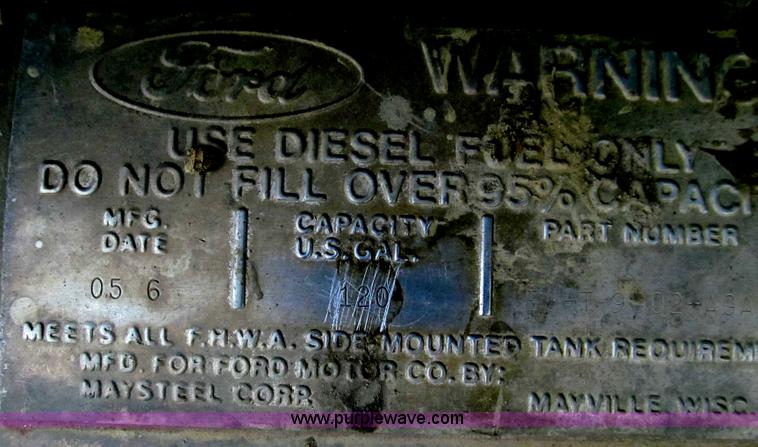 image for item G2101 1986 Ford LTL9000 dump truck