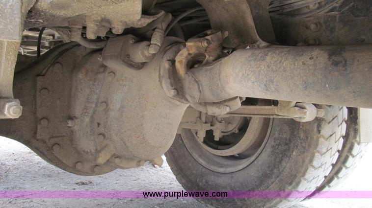 image for item G2101 1986 Ford LTL9000 dump truck