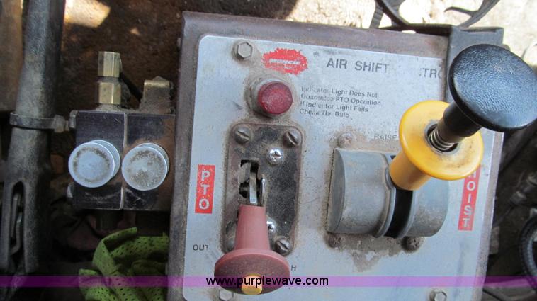 image for item G2101 1986 Ford LTL9000 dump truck