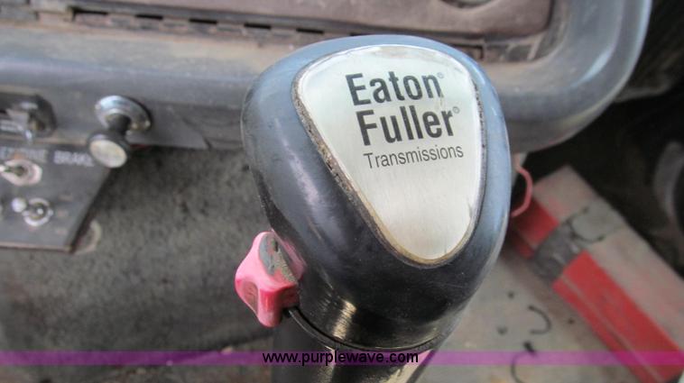 image for item G2101 1986 Ford LTL9000 dump truck