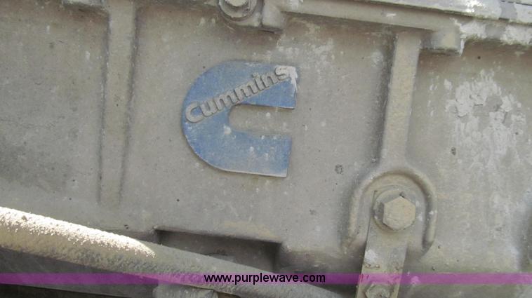 image for item G2101 1986 Ford LTL9000 dump truck