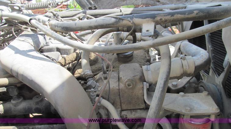 image for item G2101 1986 Ford LTL9000 dump truck