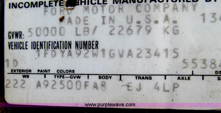 image for item G2101 1986 Ford LTL9000 dump truck