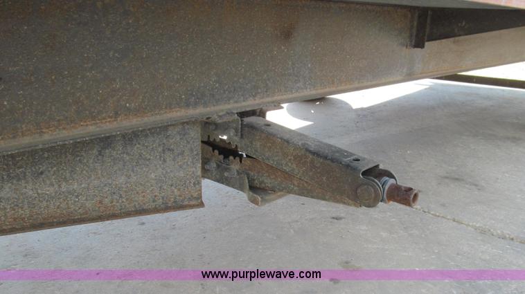 image for item G2102 1998 Play-Mor office trailer