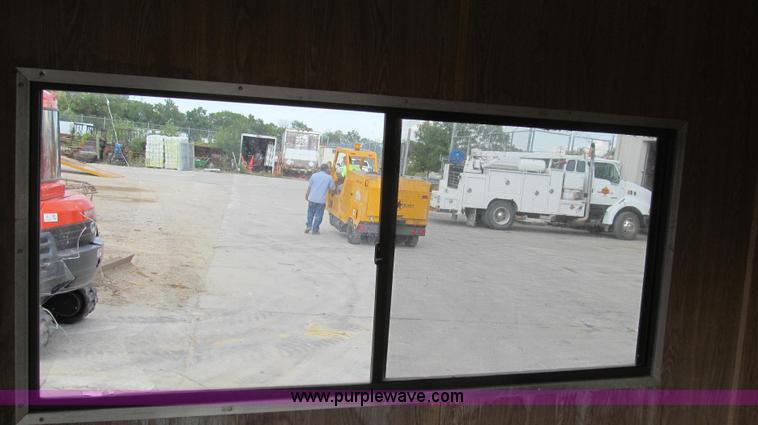 image for item G2102 1998 Play-Mor office trailer