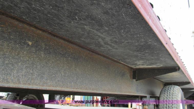 image for item G2102 1998 Play-Mor office trailer