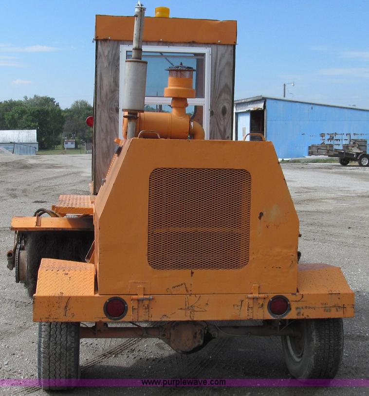 image for item G2106 Broyce Broom RC300