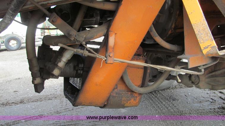 image for item G2106 Broyce Broom RC300