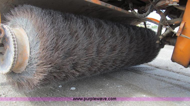 image for item G2106 Broyce Broom RC300