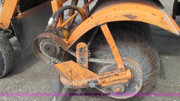 image for item G2106 Broyce Broom RC300