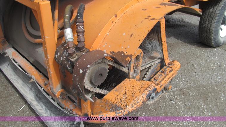 image for item G2106 Broyce Broom RC300