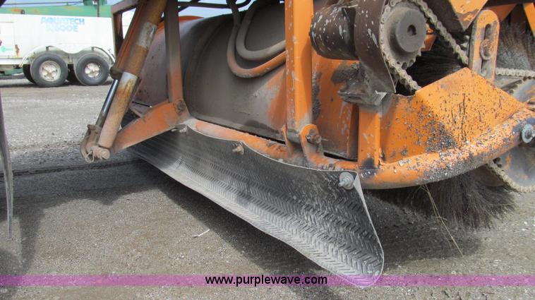 image for item G2106 Broyce Broom RC300