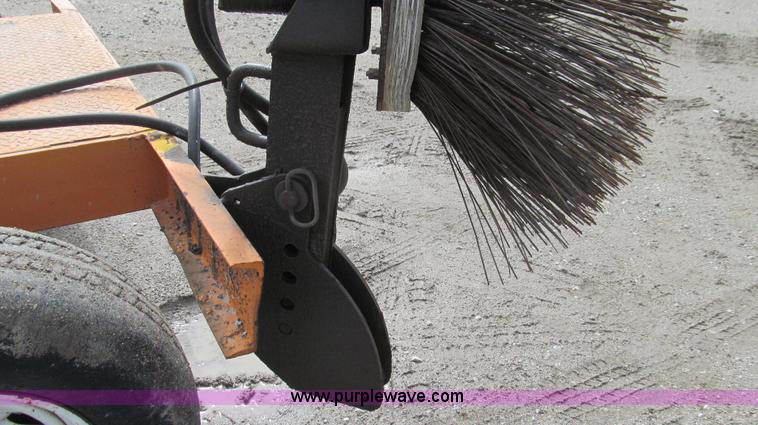 image for item G2106 Broyce Broom RC300
