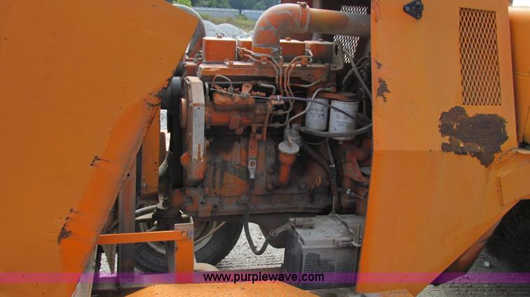 image for item G2106 Broyce Broom RC300