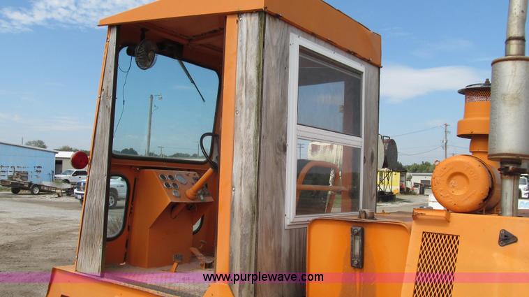 image for item G2106 Broyce Broom RC300