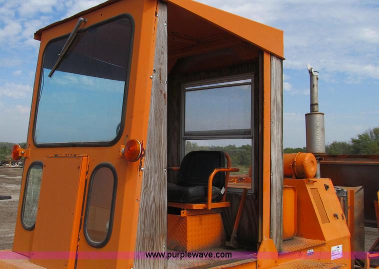 image for item G2106 Broyce Broom RC300