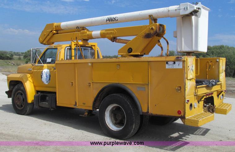 image for item G2107 1987 Ford F600 Altec bucket truck