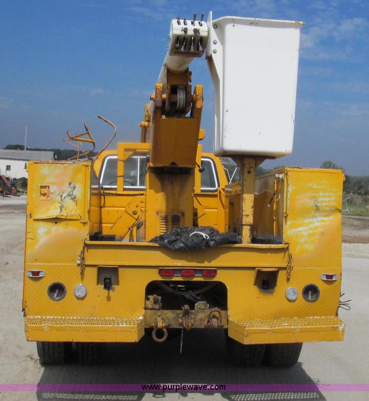 image for item G2107 1987 Ford F600 Altec bucket truck