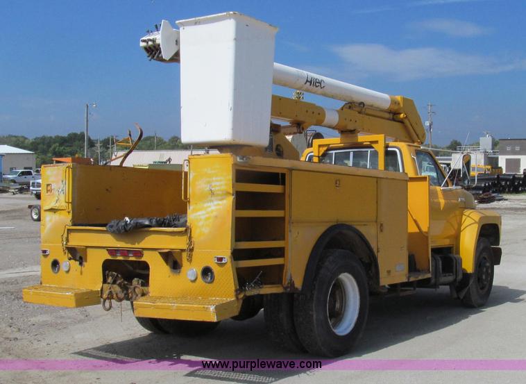 image for item G2107 1987 Ford F600 Altec bucket truck