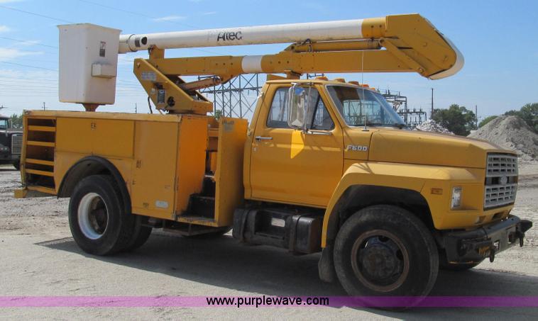 image for item G2107 1987 Ford F600 Altec bucket truck