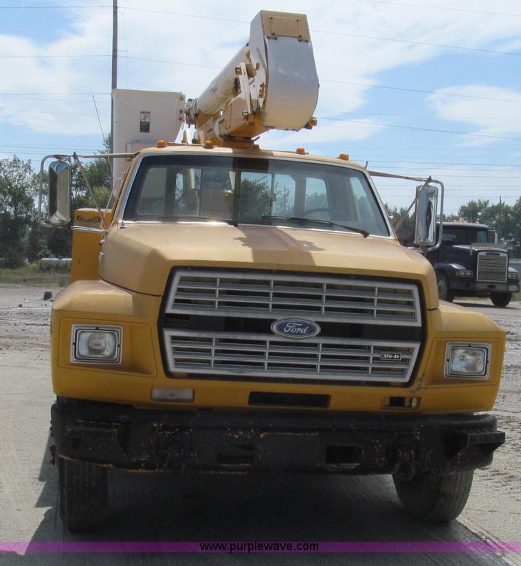 image for item G2107 1987 Ford F600 Altec bucket truck