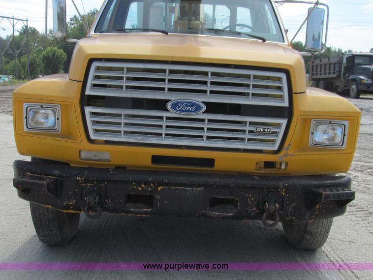 image for item G2107 1987 Ford F600 Altec bucket truck