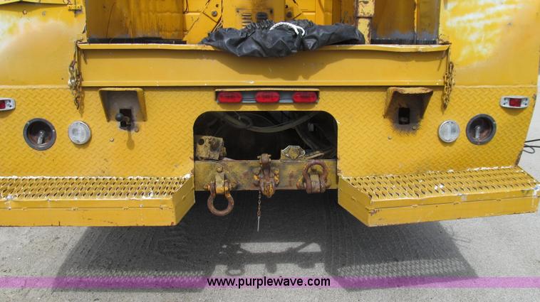image for item G2107 1987 Ford F600 Altec bucket truck