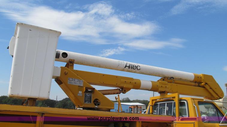image for item G2107 1987 Ford F600 Altec bucket truck