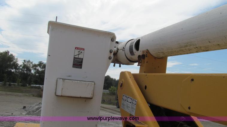image for item G2107 1987 Ford F600 Altec bucket truck