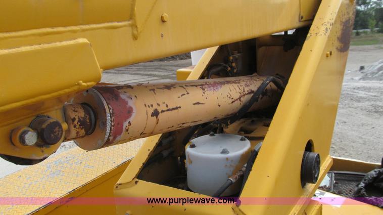 image for item G2107 1987 Ford F600 Altec bucket truck