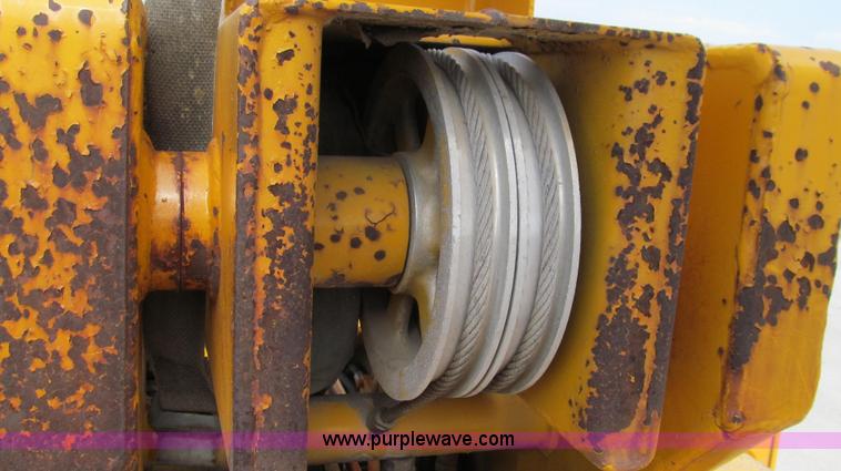 image for item G2107 1987 Ford F600 Altec bucket truck