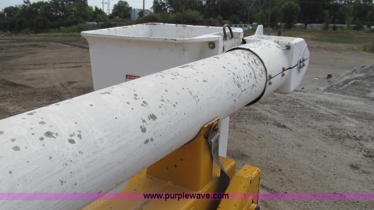 image for item G2107 1987 Ford F600 Altec bucket truck