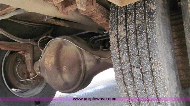 image for item G2107 1987 Ford F600 Altec bucket truck