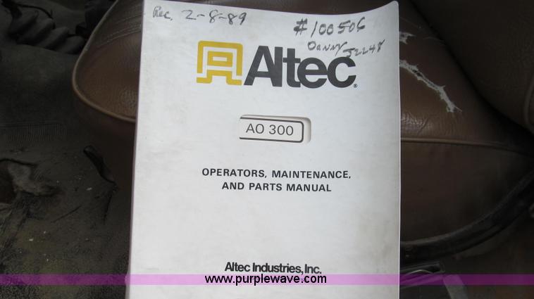 image for item G2107 1987 Ford F600 Altec bucket truck