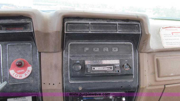 image for item G2107 1987 Ford F600 Altec bucket truck