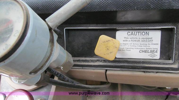 image for item G2107 1987 Ford F600 Altec bucket truck