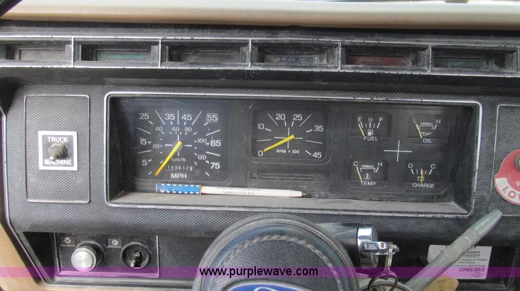 image for item G2107 1987 Ford F600 Altec bucket truck