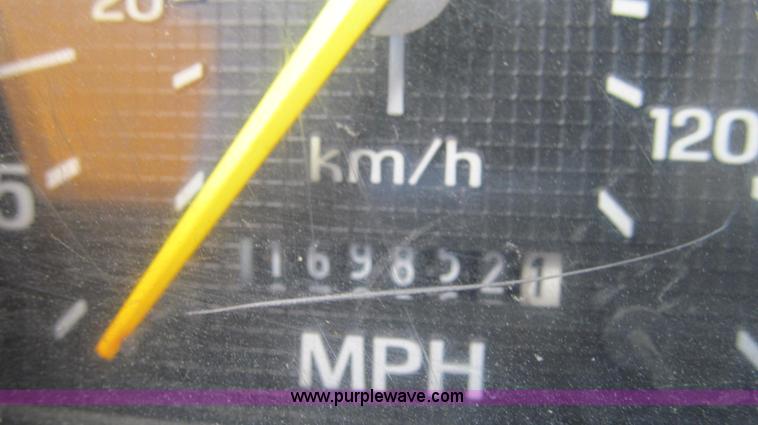 image for item G2107 1987 Ford F600 Altec bucket truck