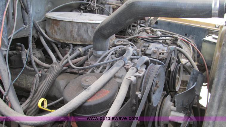 image for item G2107 1987 Ford F600 Altec bucket truck