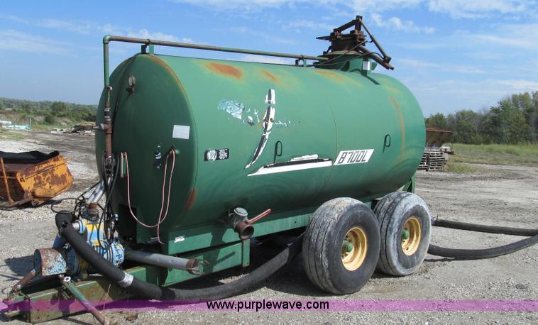 image for item G2111 Badger 8700L BN326 honey wagon