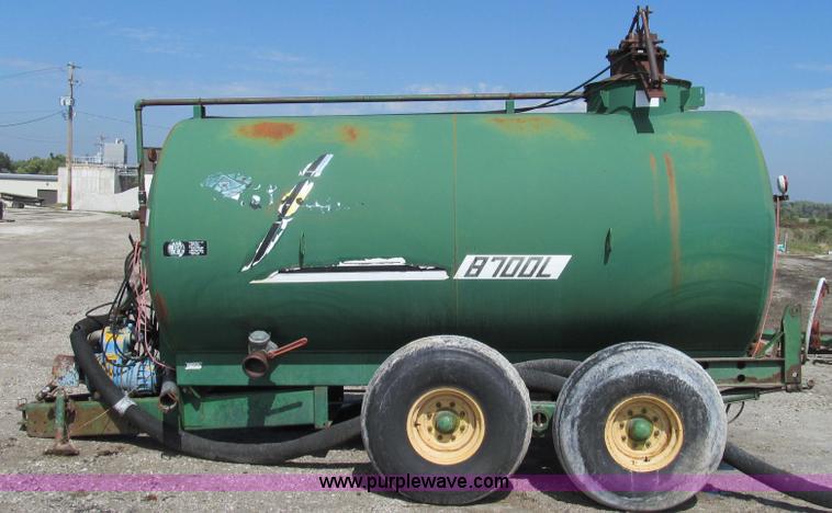 image for item G2111 Badger 8700L BN326 honey wagon