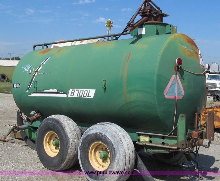 image for item G2111 Badger 8700L BN326 honey wagon