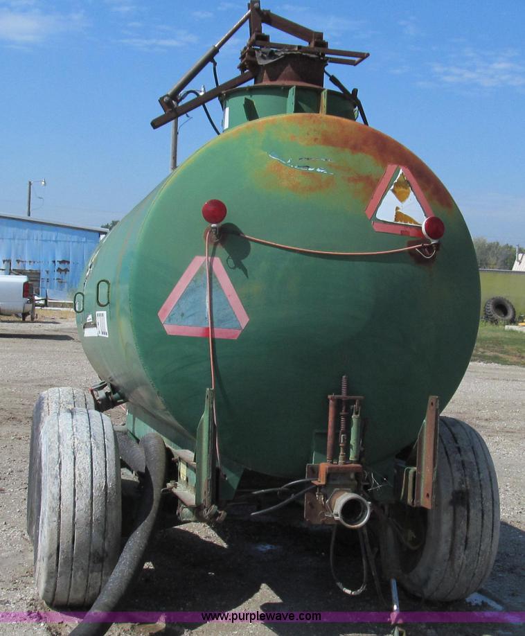 image for item G2111 Badger 8700L BN326 honey wagon