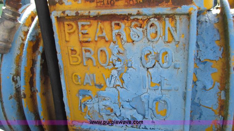 image for item G2111 Badger 8700L BN326 honey wagon