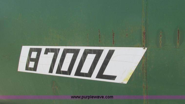 image for item G2111 Badger 8700L BN326 honey wagon