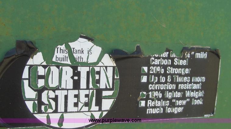 image for item G2111 Badger 8700L BN326 honey wagon