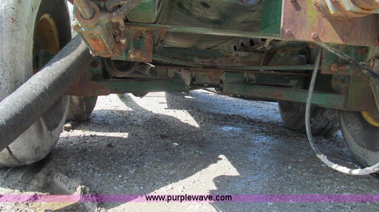 image for item G2111 Badger 8700L BN326 honey wagon