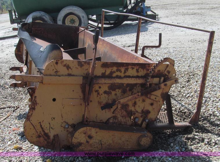 image for item G2112 10' truck mounted chat spreader