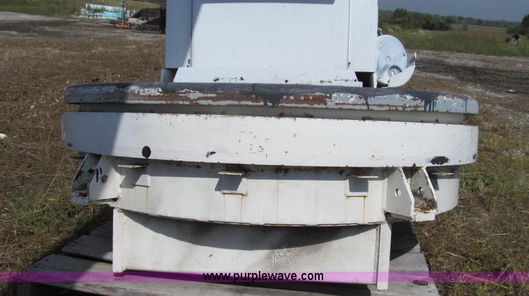 image for item G2113 1992 Telsta T-400 single platform man lift